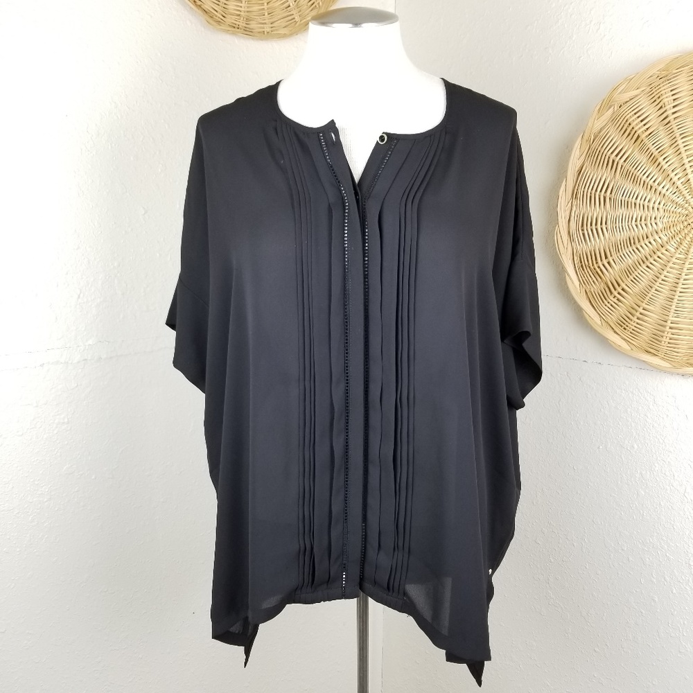 Dana Buchman Blouse size Small Black Scoop neck